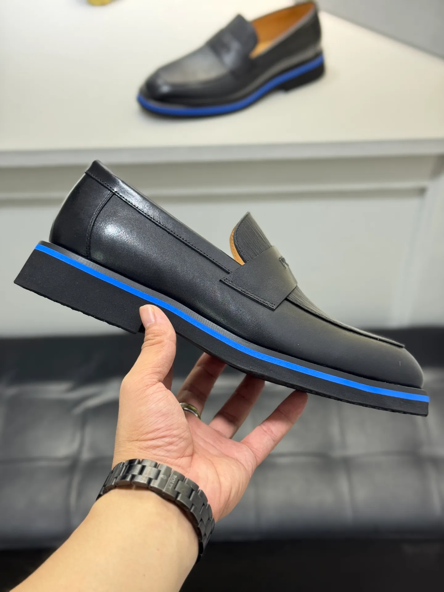 Men's shoes 💰520 💰 PRADA*——◾ Prada~Thick-soled men's shoes, original single-level perfect boutique, brogue style men's formal casual leather shoes, luxurious materials, imported cowhide, with water-dyed cowhide lining, 4.5cm increased PU foam lightweight outsole, perfectly restore the original classic, purchase the original 1:1 accurate replica, welcome all comparisons 🆚, the design is full of modernity, versatile and fashionable urban men! Size: 39-44 (38.45.46.47 customized)